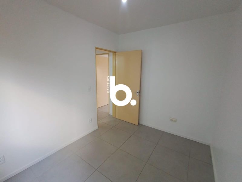 Apartamento Amplo e Iluminado com 2 Dormitórios no Protásio Alves