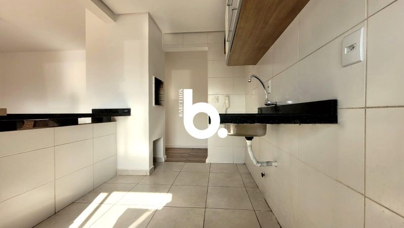 Apartamento Semimobiliado de 2 Dormitórios para Locação no Bairro Tristeza