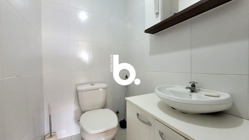 Apartamento Semimobiliado de 2 Dormitórios para Locação no Bairro Tristeza
