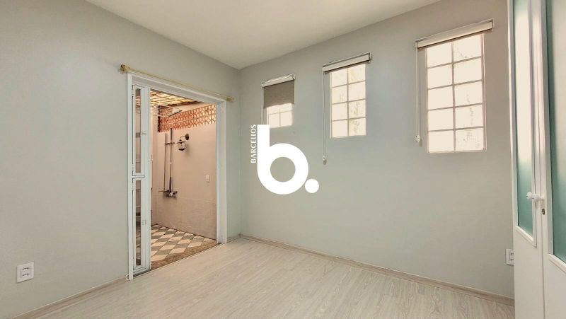Apartamento Semimobiliado de 1 Dormitório com Lareira e Churrasqueira no Jardim Botânico