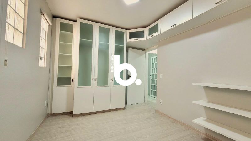 Apartamento Semimobiliado de 1 Dormitório com Lareira e Churrasqueira no Jardim Botânico