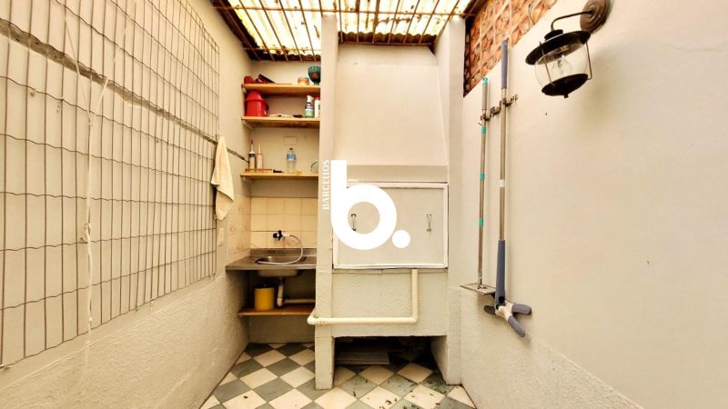 Apartamento Semimobiliado de 1 Dormitório com Lareira e Churrasqueira no Jardim Botânico
