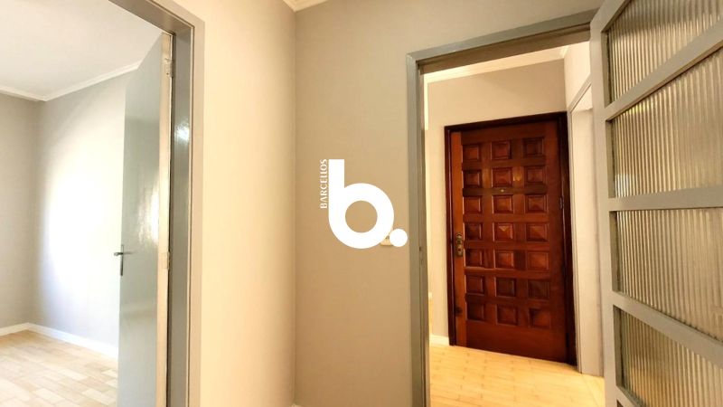 Apartamento 2 Dormitórios Reformado com 83m² no Petrópolis
