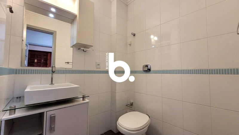 Apartamento 2 Dormitórios Reformado com 83m² no Petrópolis