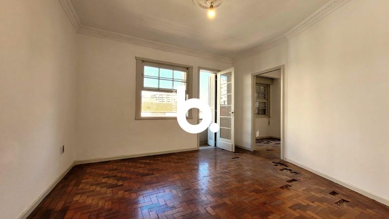Apartamento 3 dormitórios, 95 m², com sacada no bairro Floresta