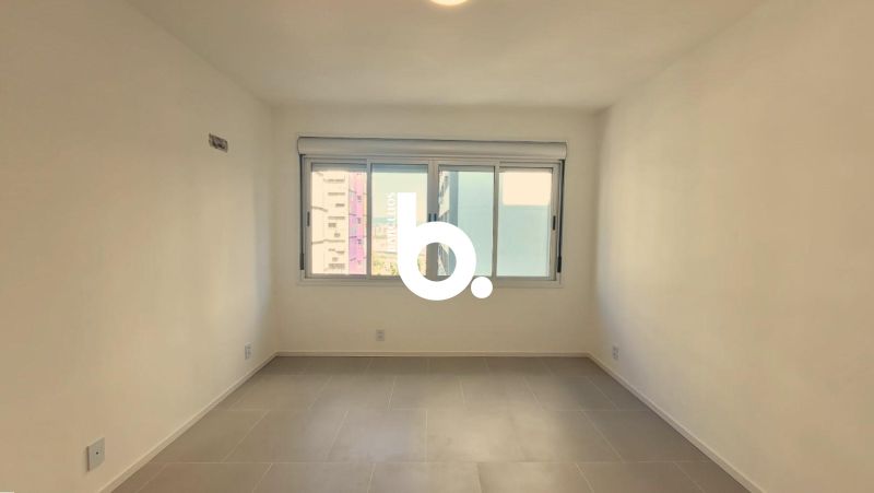 Apartamento 1 Dormitório Reformado com Projeto de Arquiteto | 66 m² | Centro Histórico