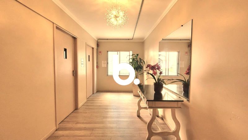 Apartamento 1 Dormitório Reformado com Projeto de Arquiteto | 66 m² | Centro Histórico