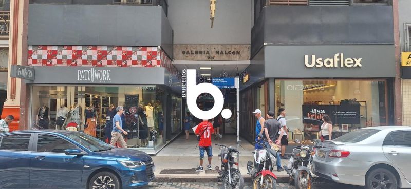 Sala Comercial de 53m² na Galeria Malcon – Frente para a Rua dos Andradas