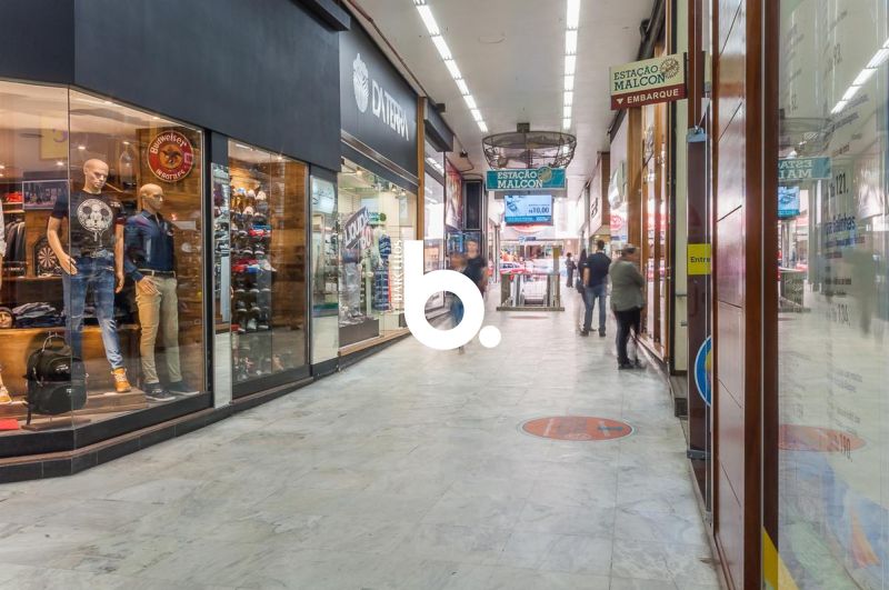 Sala Comercial de 53m² na Galeria Malcon – Frente para a Rua dos Andradas
