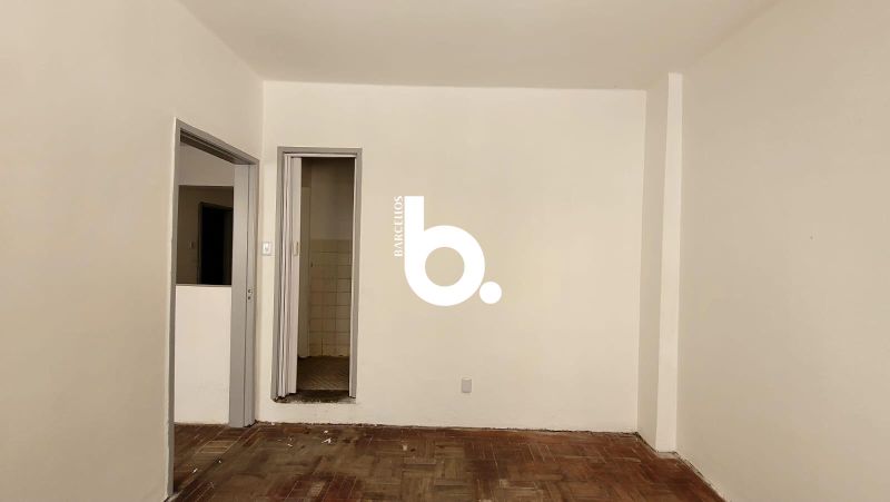 Sala Comercial de 53m² na Galeria Malcon – Frente para a Rua dos Andradas