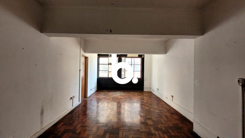 Sala comercial na Galeria do Rosário | Maior planta do edifício | Potencial para uso residencial