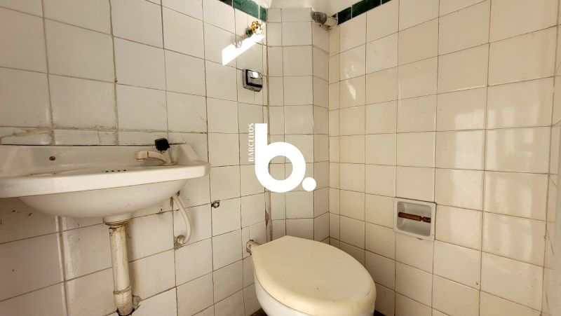 Sala Comercial 23m² com Banheiro Privativo na Galeria do Rosário
