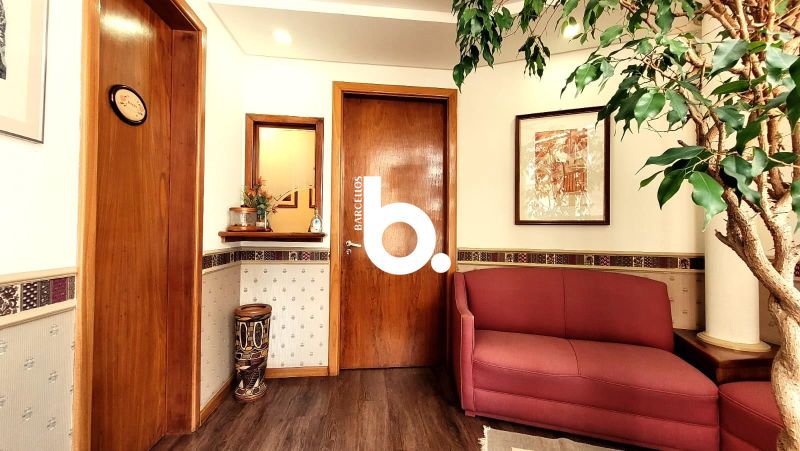 Conjunto Comercial 48m² com 2 Consultórios e Garagem no Moinhos de Vento
