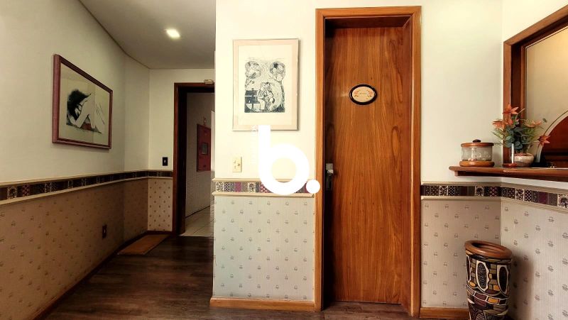Conjunto Comercial 48m² com 2 Consultórios e Garagem no Moinhos de Vento