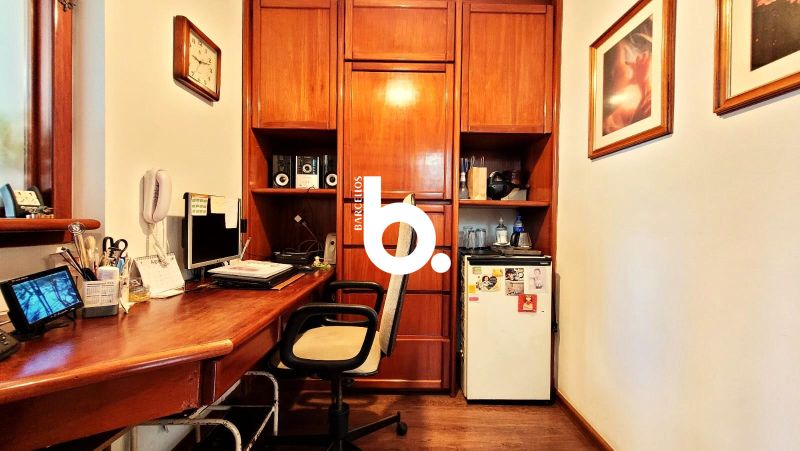 Conjunto Comercial 48m² com 2 Consultórios e Garagem no Moinhos de Vento