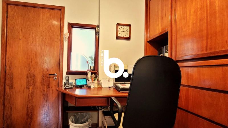 Conjunto Comercial 48m² com 2 Consultórios e Garagem no Moinhos de Vento
