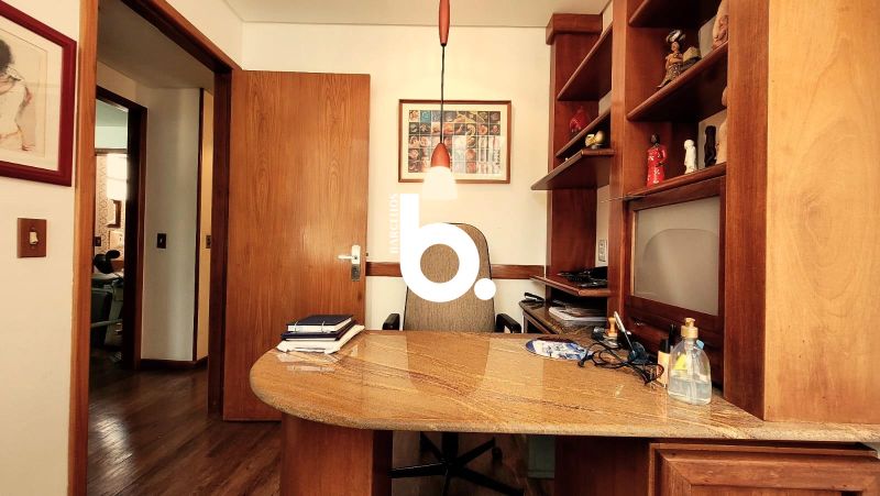 Conjunto Comercial 48m² com 2 Consultórios e Garagem no Moinhos de Vento