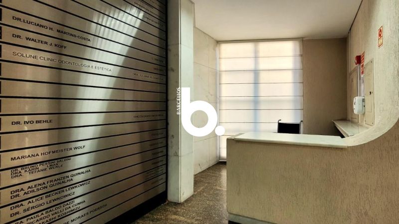 Conjunto Comercial 48m² com 2 Consultórios e Garagem no Moinhos de Vento