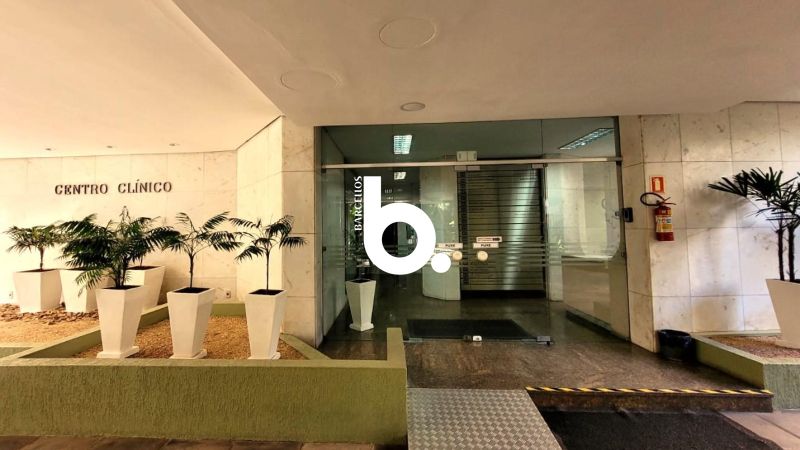 Conjunto Comercial 48m² com 2 Consultórios e Garagem no Moinhos de Vento