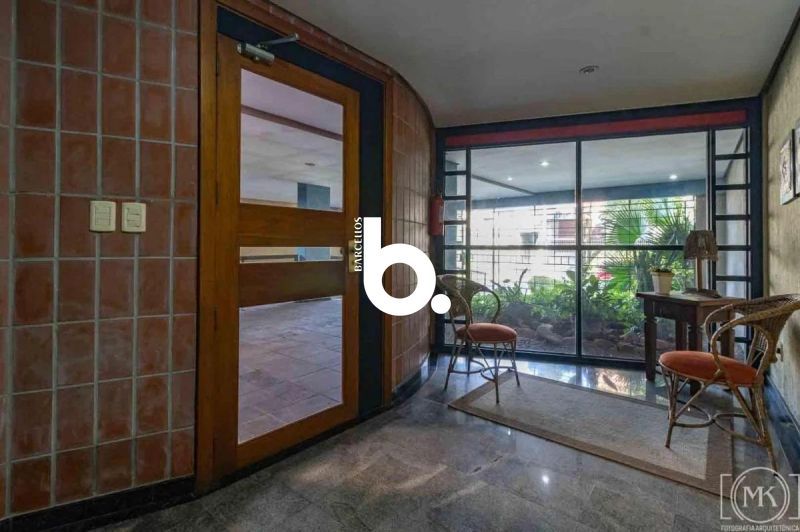 Cobertura Triplex com 266m², Solarium e 2 Boxes em Petrópolis