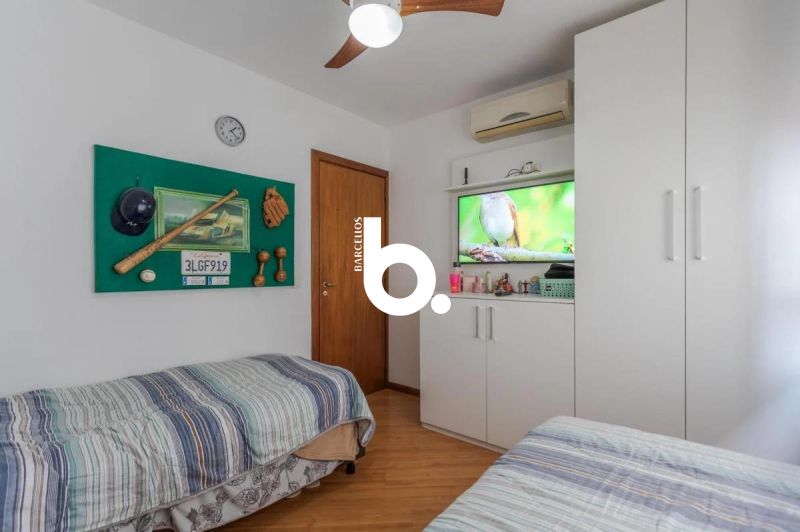 Cobertura Triplex com 266m², Solarium e 2 Boxes em Petrópolis