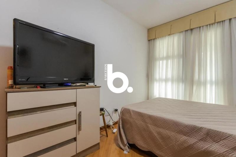 Cobertura Triplex com 266m², Solarium e 2 Boxes em Petrópolis