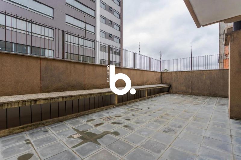 Cobertura Triplex com 266m², Solarium e 2 Boxes em Petrópolis