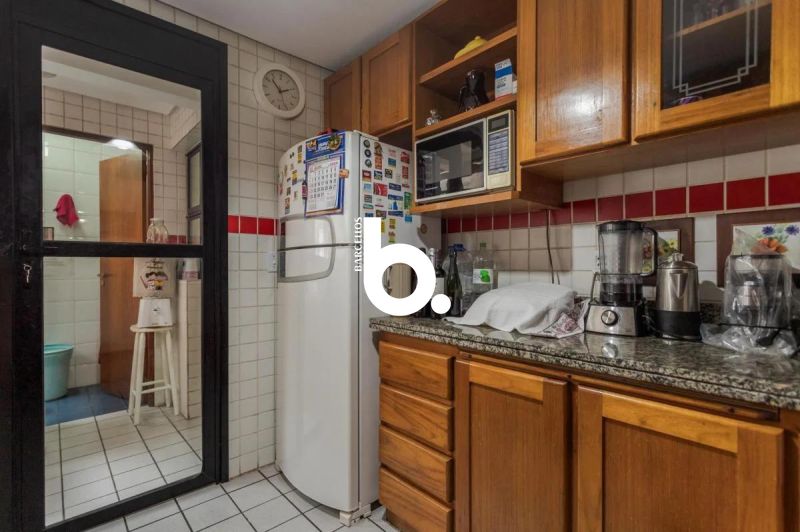 Cobertura Triplex com 266m², Solarium e 2 Boxes em Petrópolis