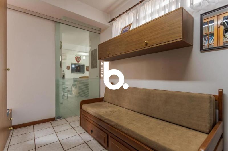 Cobertura Triplex com 266m², Solarium e 2 Boxes em Petrópolis