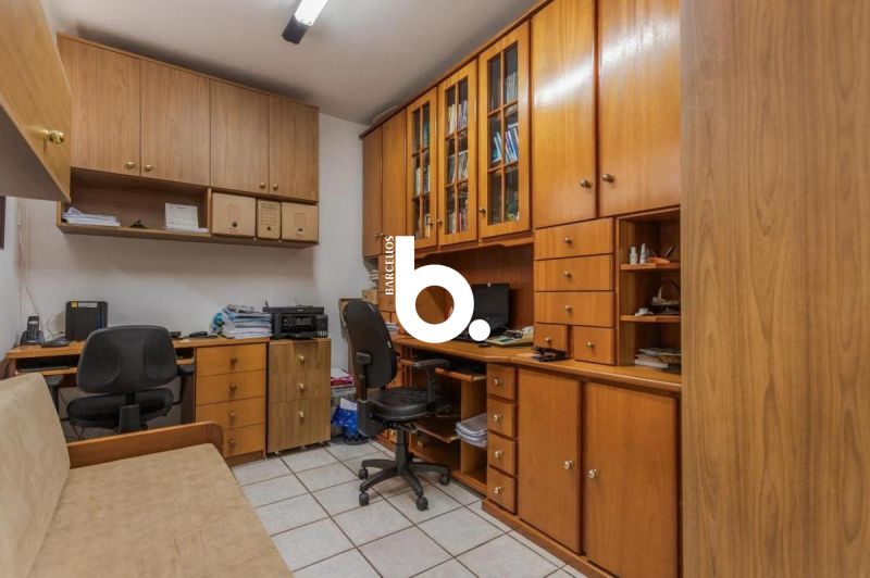 Cobertura Triplex com 266m², Solarium e 2 Boxes em Petrópolis