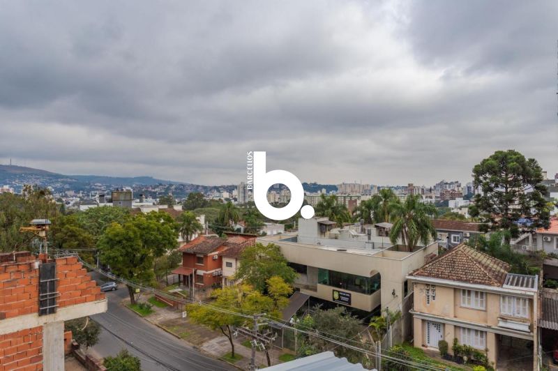 Cobertura Triplex com 266m², Solarium e 2 Boxes em Petrópolis