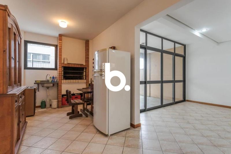 Cobertura Triplex com 266m², Solarium e 2 Boxes em Petrópolis