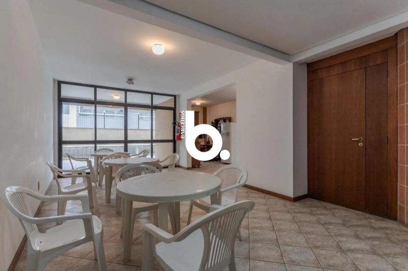 Cobertura Triplex com 266m², Solarium e 2 Boxes em Petrópolis