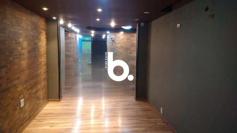 Loja com 2 banheiros e 300m² à venda no bairro Centro Historico, Porto Alegre