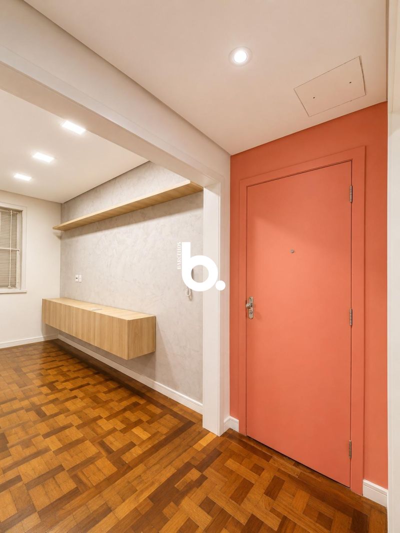 Apartamento térreo com área externa e 3 dormitórios