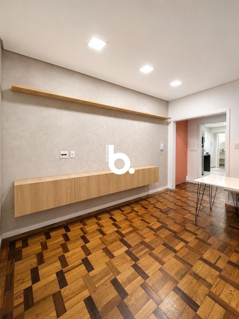 Apartamento térreo com área externa e 3 dormitórios