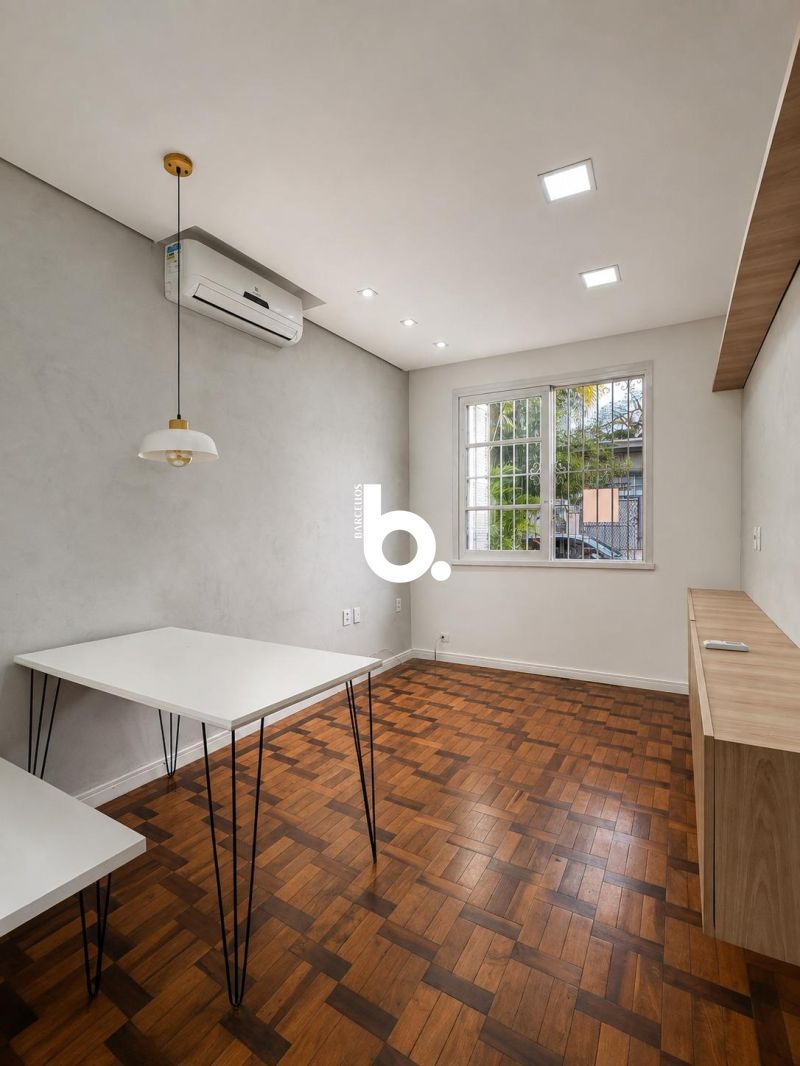 Apartamento térreo com área externa e 3 dormitórios