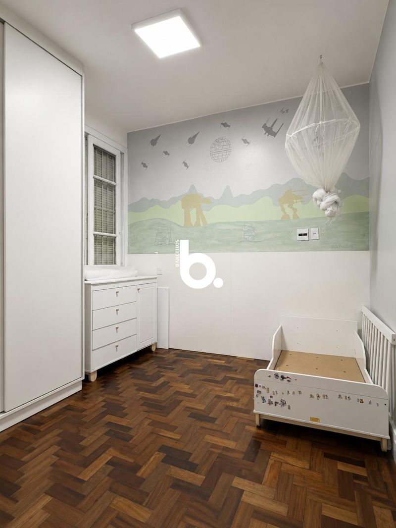 Apartamento térreo com área externa e 3 dormitórios