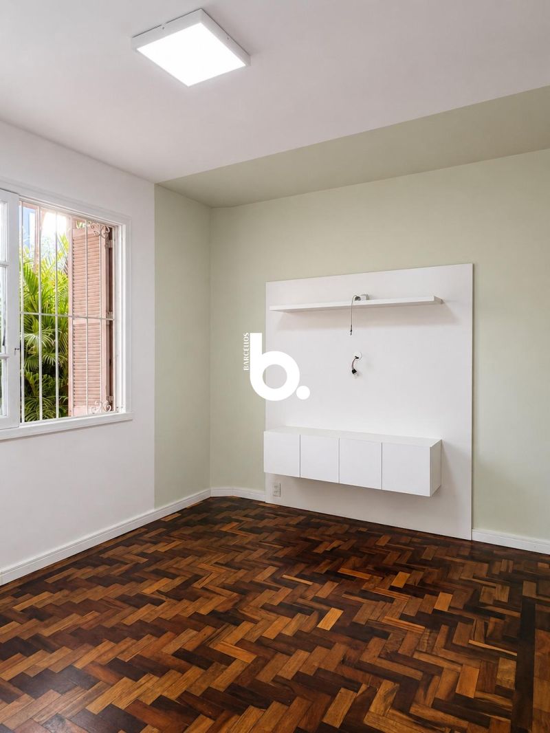 Apartamento térreo com área externa e 3 dormitórios