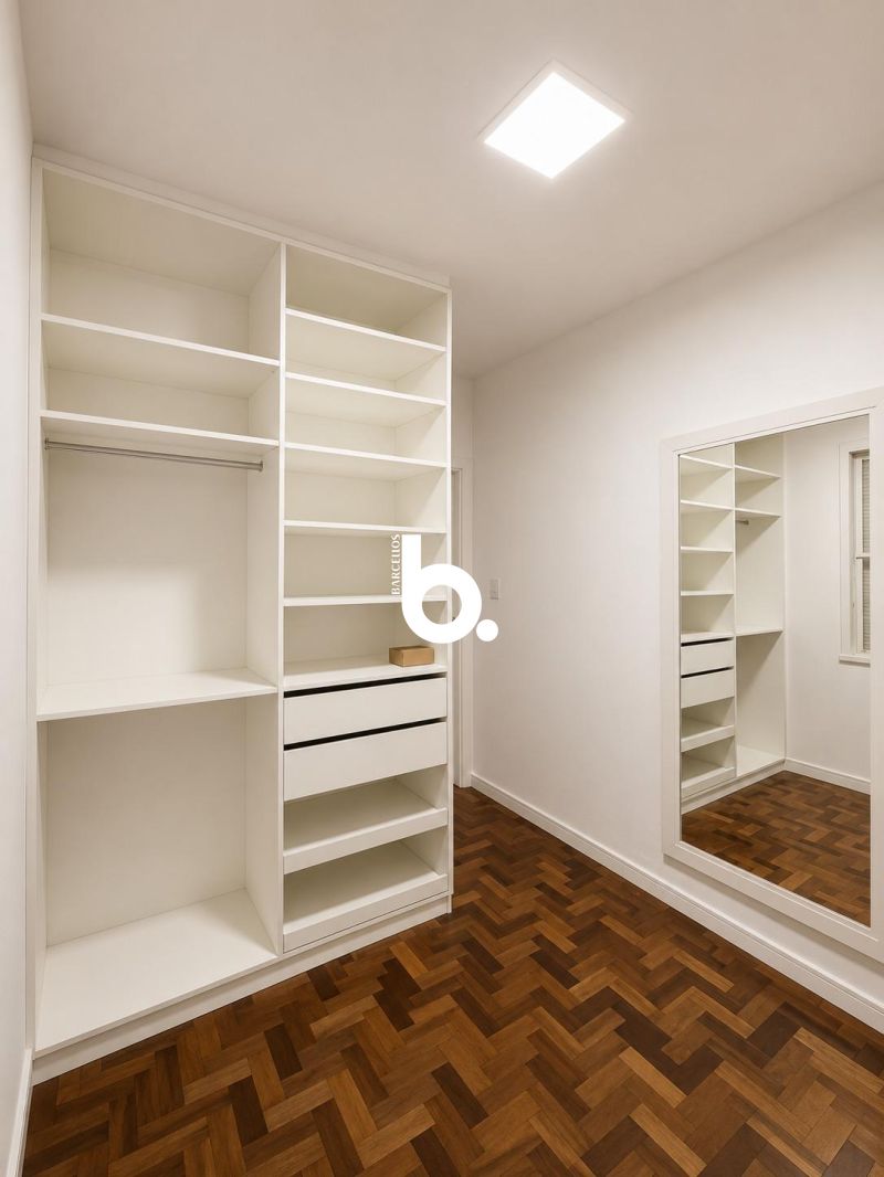 Apartamento térreo com área externa e 3 dormitórios