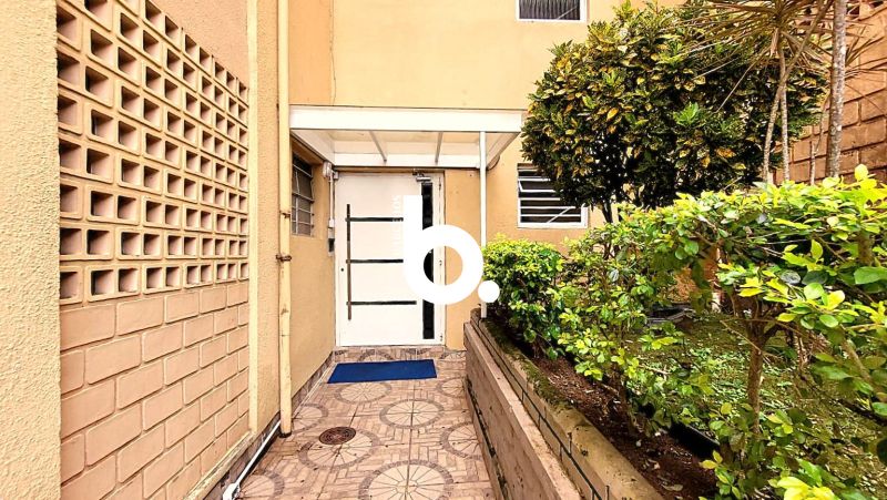 Apartamento de 2 dormitórios próximo ao BarraShoppingSul e ao Pontal