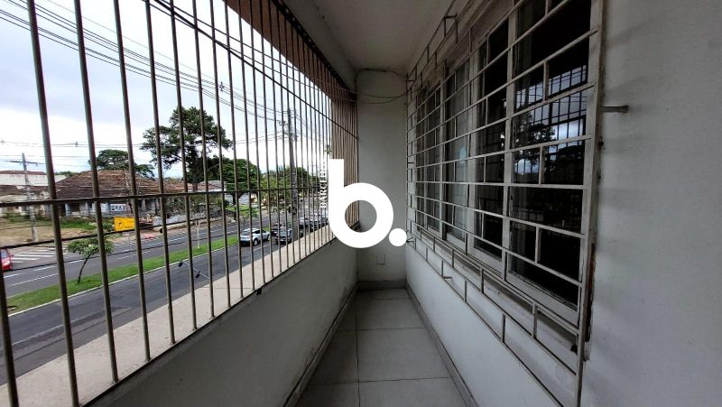 Apartamento Semimobiliado de 1 Dormitório com Sacada na Avenida Cavalhada