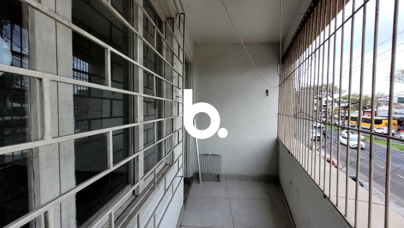 Apartamento Semimobiliado de 1 Dormitório com Sacada na Avenida Cavalhada