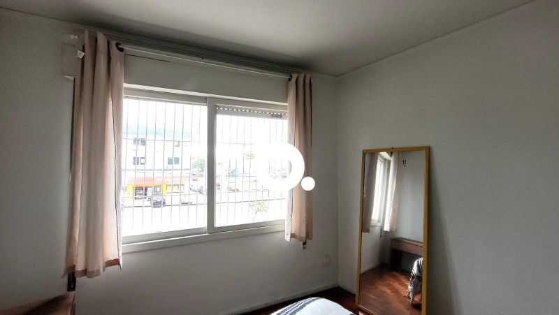 Apartamento Semimobiliado de 1 Dormitório com Sacada na Avenida Cavalhada
