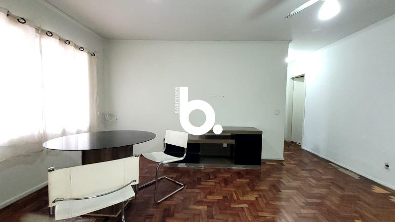 Apartamento Semimobiliado de 1 Dormitório com Sacada na Avenida Cavalhada