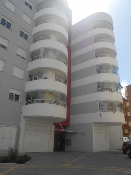 Apartamento com 3 quartos, 2 banheiros e 90m² para alugar no bairro Três Vendas, Pelotas