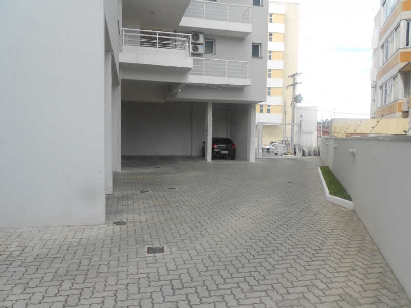Apartamento com 3 quartos, 2 banheiros e 90m² para alugar no bairro Três Vendas, Pelotas