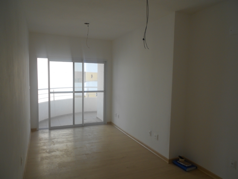 Apartamento com 3 quartos, 2 banheiros e 90m² para alugar no bairro Três Vendas, Pelotas