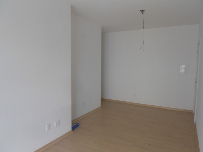 Apartamento com 3 quartos, 2 banheiros e 90m² para alugar no bairro Três Vendas, Pelotas