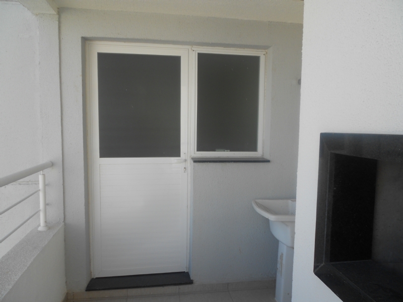 Apartamento com 3 quartos, 2 banheiros e 90m² para alugar no bairro Três Vendas, Pelotas